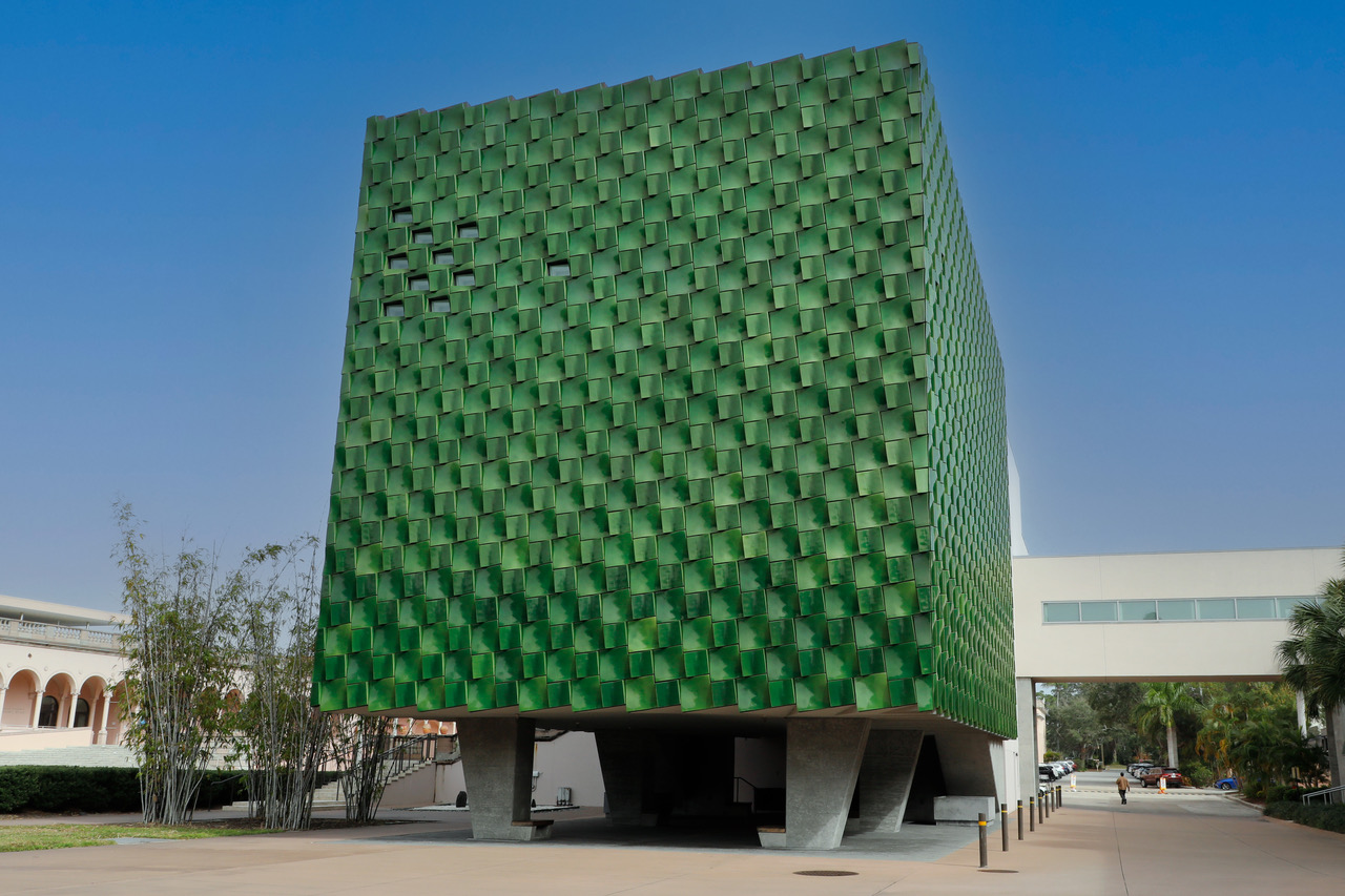 Green_ceramic_building